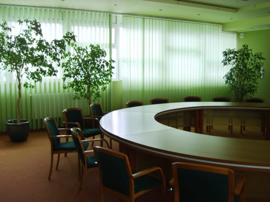 Create a More Comfortable Office With a Commercial Humidifier