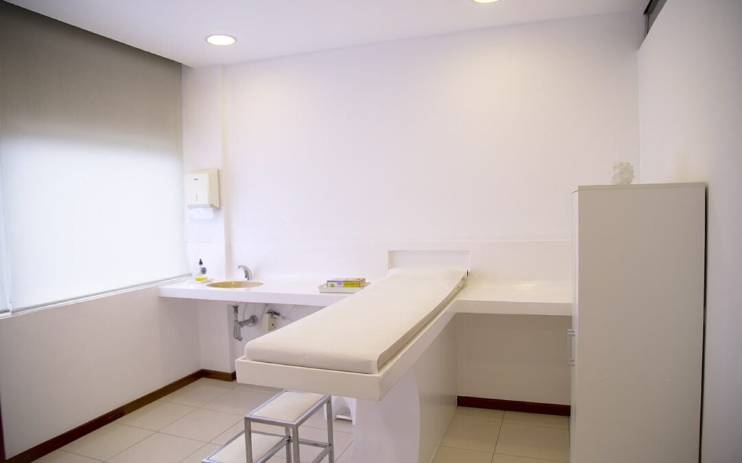 How Humidity Affects Interior Walls